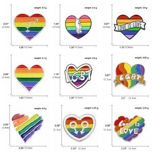 彩虹旗心形翻领别针彩色骄傲别针珐琅LGBT翻领别针彩虹同性恋骄傲徽章 - Product Image 5