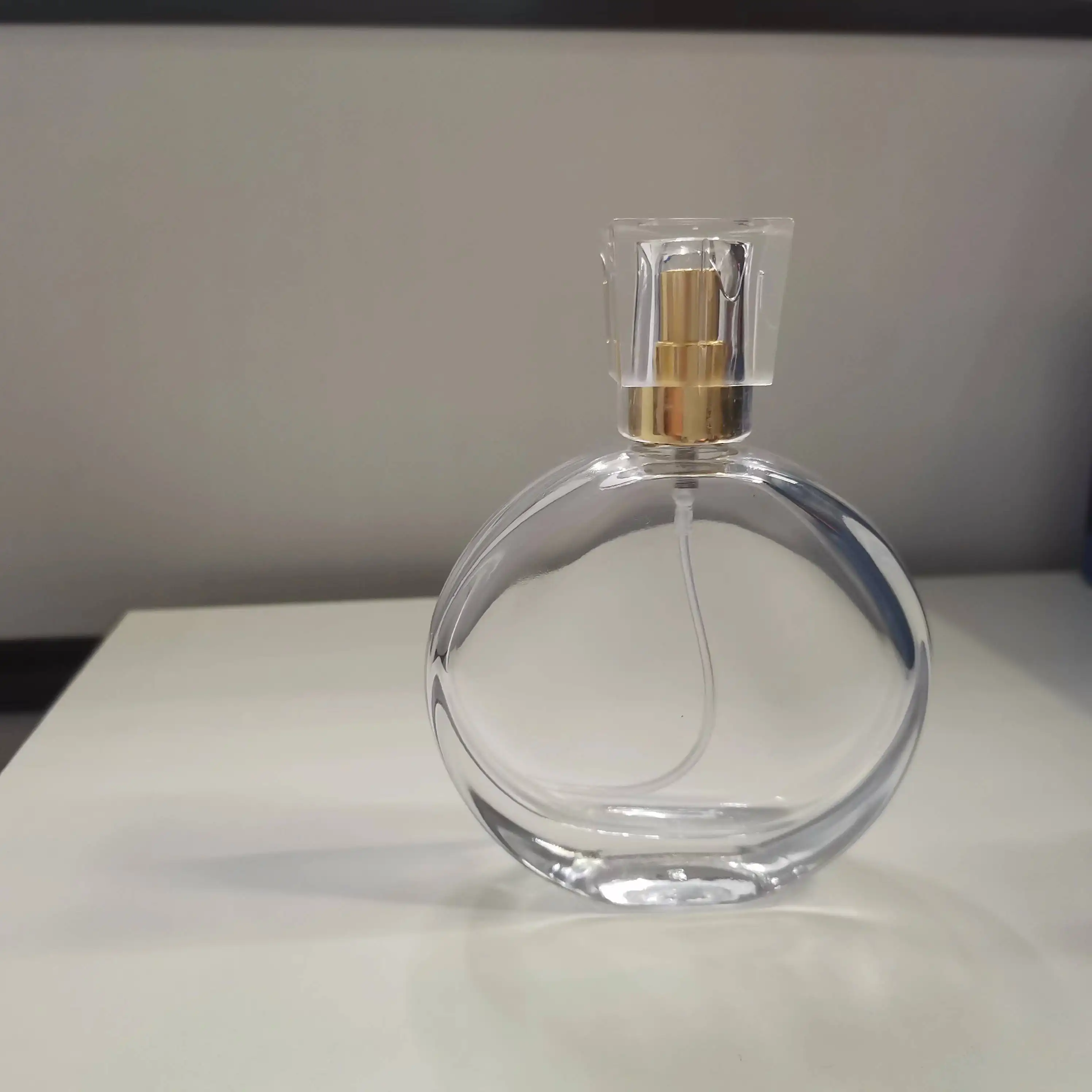 Botella de perfume de cristal refinado