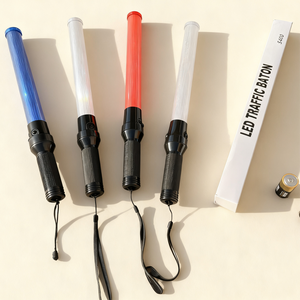 Ricaricabile da 54cm USB con fischietto e <span class=keywords><strong>manganello</strong></span> di luce superiore 2 pezzi batteria ad alta capacità a Led per il traffico a bacchetta Flash - Product Image 3