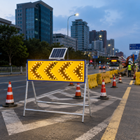 Panneau de signalisation directionnel solaire à LED étanche en aluminium ABS PC avec support, panneau routier prismatique haute intensité