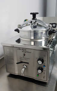 16L Electric Countertop Chicken Frying Machine 220V &amp; 110V New Restaurant Equipment <strong>Pressure</strong> <strong>Fryer</strong> for Hotels &amp; Restaurants - Product Image 2