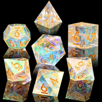 Un ensemble de dés Donjons et Dragons en résine translucide fabriqués à la main, avec des bords tranchants, est parfait pour les jeux de rôle.