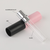 Flacon de parfum ODM OEM 8 ml, atomiseur de voyage en plastique à mécanisme rotatif, flacon pulvérisateur oral avec logo personnalisé