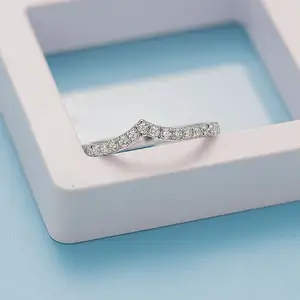 Anel branco Anel De Diamante Anéis De Combinação De Casamento V Tipo 925 Sterling Silver Banhado A Ródio Presente Clássico Solitaire Engagement