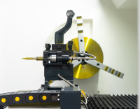 Machine à tailler les diamants AWR26L, puissance du broche de 5,5 kW, tour CNC horizontal pour jantes jusqu'à 28 pouces.