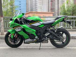 Motocicleta Deportiva de Alto Rendimiento <span class=keywords><strong>Kawasaki</strong></span> <span class=keywords><strong>ZX10R</strong></span> 1000cc con Motor de Cuatro Cilindros Refrigerado por Agua - Product Image 2