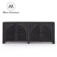 Buffet moderne en bois massif noir de style médiéval avec 4 portes, console multimédia et meuble de rangement en rotin pour salon