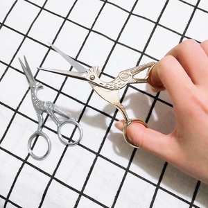 Cần cẩu lớn RTS với loại vương miện bền thép không gỉ cổ điển thêu kéo - Product Image 6