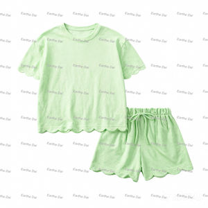Set di Abbigliamento per Bambini all'Ingrosso, Magliette Estive in Cotone con Bordi Sfrangiati + Pantaloncini Personalizzati per Bambine - Product Image 5