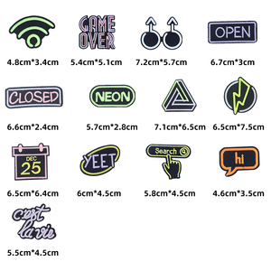Patchs brodés fluorescents lumineux dans le noir, design musical, logo animal, sourire de crâne punk, vente en gros pour Halloween - Product Image 4