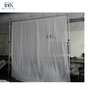 ผ้าม่านสีขาวพร้อมขาตั้งสำหรับฉากหลังงานแต่งงาน - Product Image 4