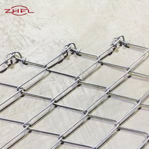 Oferta Especial Rollo de Malla de Alambre de Eslabones Tipo Diamante Cyclone Wire Fence Negro 6 Pies de Alto - Product Image 1