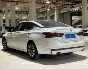 Nissan Teana 2.0L berline automatique 2022 d'occasion, conduite à gauche, pneus R17, 6 airbags, écran tactile 12,3 pouces, intérieur cuir, entrée sans clé - Product Image 5