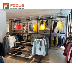 Muebles de Exhibición de Acero Inoxidable para Tiendas Comerciales, Diseño de Interiores para Cadenas de Tiendas de Ropa - Product Image 6