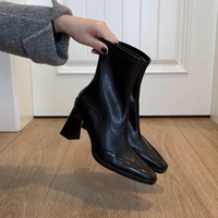 Bottines coréennes noires en cuir microfibre pour femme, à bout carré, avec fermeture éclair fine et chaussettes élastiques, pour l'automne et l'hiver, usage quotidien décontracté