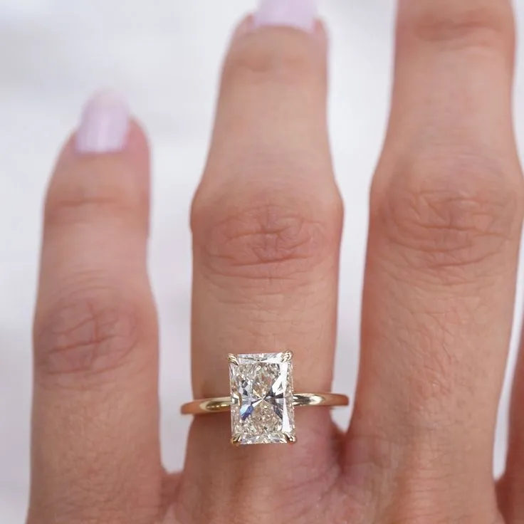 แหวนหมั้นแต่งงานเงินแท้925,แหวนเพชรตัดความกระจ่างใส2ct มม. 6*8มม. สี VVS Moissanite