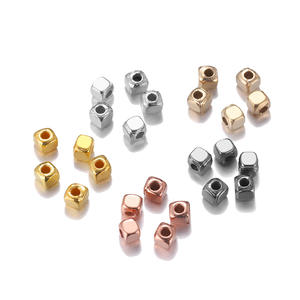 500 pièces/<span class=keywords><strong>lot</strong></span> 3mm 300 pièces/<span class=keywords><strong>lot</strong></span> 4mm Rhodium KC or CCB plastique carré graines <span class=keywords><strong>perles</strong></span> grand trou bricolage breloque entretoise <span class=keywords><strong>perles</strong></span> pour la fabrication de bijoux - Product Image 1
