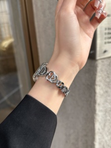 <span class=keywords><strong>สาย</strong></span>นาฬิกาข้อมือโลหะผสมสังกะสีรูปหัวใจเพชร ขนาด 22 มม. <span class=keywords><strong>สาย</strong></span>นาฬิกาหรูหราสำหรับ <span class=keywords><strong>Apple</strong></span> <span class=keywords><strong>Watch</strong></span> Series 11 10 49 มม. 46 มม. - Product Image 3