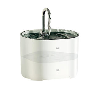 Fontaine à eau pour chat et chien Petmate, filtre à circulation automatique, silencieuse, à brancher, noire et blanche, abreuvoir détachable arrondi - Product Image 5