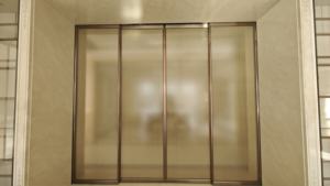 Élégante <span class=keywords><strong>porte</strong></span> <span class=keywords><strong>coulissante</strong></span> en métal pour balcon de cuisine Cadre en aluminium durable <span class=keywords><strong>Porte</strong></span> en verre dépoli <span class=keywords><strong>translucide</strong></span> <span class=keywords><strong>Porte</strong></span> intérieure moderne - Product Image 2