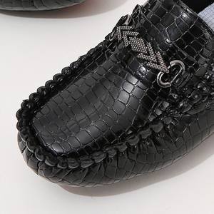 Mocassins en cuir pour enfants 2026, motif crocodile, chaussures habillées à enfiler, confortables, décontractées, vente en gros d'usine, conception personnalisée OEM - Product Image 5