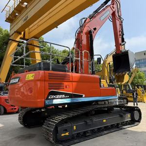 Machine de terrassement coréenne d'origine Doosan DX225LCA, excavatrice Doosan DX225 d'occasion, modèle DX225LC-9C, 22,5 tonnes, à vendre. - Product Image 1