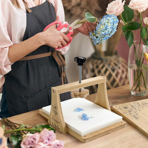 เครื่องกดดอกไม้แฮปปี้นิต ทำจากไม้ ใช้สำหรับงานฝีมือและทำตัวอย่าง - Product Image 2