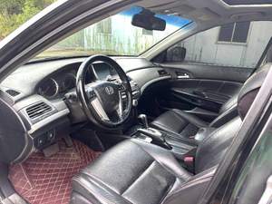 <span class=keywords><strong>Honda</strong></span> <span class=keywords><strong>Accord</strong></span> <span class=keywords><strong>2013</strong></span>, 8.ª generación, 2.4 PE, automático, sedán japonés usado, potencia V6 suave y acabado ejecutivo, lujo clásico y comodidad - Product Image 4