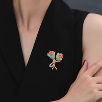 Broche de luxe haut de gamme, créative et raffinée, fleur de poitrine élégante et polyvalente, accessoire pour femme