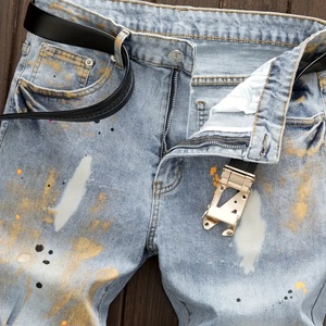 Jeans en denim bleu pour homme, taille mi-haute, style décontracté, coupe droite, déchirés, techniques de lavage, mode streetwear pour la saison d'automne - Product Image 3