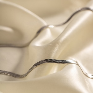 Collana J&D Retro Impermeabile Minimalista con Catena a Serpente Sottile 4mm in Acciaio Inossidabile Placcato Argento - Product Image 6