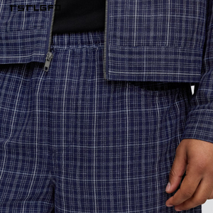 Conjunto de Chaqueta con Cierre y Pantalones Cortos a Cuadros de Lino y Algodón Personalizado OEM para Hombre, con Pantalones Cortos Vintage y Atuendo Urbano Transpirable de Dos Piezas - Product Image 5