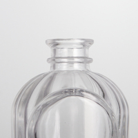 Bouteille diffuseur d'aromathérapie en verre personnalisée de 50ml 100ml Nouveau style Roseau carré fait à la main en petits lots Pompe finition mate Sayer