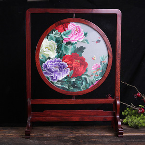 Pantalla Decorativa Redonda de Peonías con Marco de Madera de Palisandro Bordado a Doble Cara Estilo Suzhou, Adorno Artesanal Tradicional Chino de Flores y Pájaros - Product Image 1