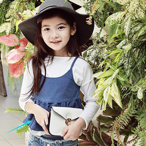 เสื้อยืดคอกลมราคาส่งถูกจากกรุงเทพฯ ประเทศไทย บรรจุภัณฑ์แบบหลอด - Product Image 1