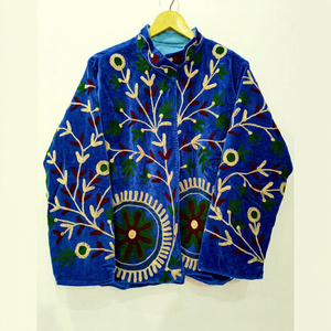 Chaqueta Bohemia Azul de Terciopelo Suave Bordada con Patrón Floral, Manga Larga, Cuello Alto, Abrigo de Invierno Hecho a Mano para Mujer - Product Image 1