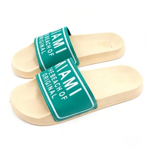 Sandalias de Playa Yongping Originales, Color Verde Crema, Material EVA, Plataforma, Resistentes, Elegantes y Cómodas, Recuerdo de Verano - Product Image 1