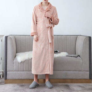 Vêtements de nuit personnalisés pour femmes Vêtements de nuit 2 pièces Vêtements de maison Pyjama en soie Pyjama de créateur Combinaison de nuit en satin pour femmes/ - Product Image 4
