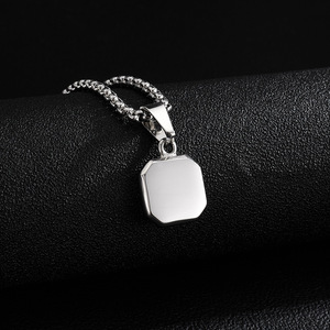Einfache Ketten aus Edelstahl mit schwarzen quadratischen Anhängern Halsketten für Männer Trendy Daily Accessoires am Hals Modeschmuck - Product Image 3