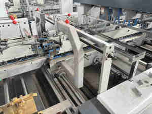 Pegamento frío 4 6 Máquina plegable de esquina para cartón corrugado Bloqueo automático de choque Carpeta inferior Encoladora Caja Embalaje - Product Image 6