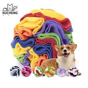 Alfombrilla plegable ecológica de lana para perros, dispensador interactivo moderno de golosinas, juguete para liberar el estrés, bola para olfatear mascotas - Product Image 1