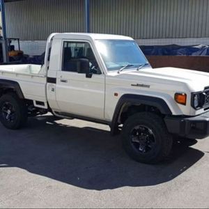 MEILLEURES OFFRES pour Toyota Land Cruiser 79 <span class=keywords><strong>Pick</strong></span>-<span class=keywords><strong>up</strong></span> Simple Cabine 2.8l Automatique d'<span class=keywords><strong>occasion</strong></span> - Product Image 1