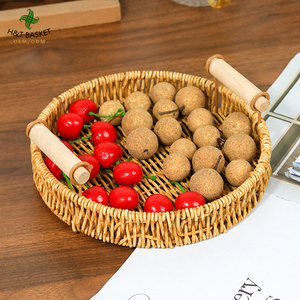 Nordischer Umweltfreundlicher Handgefertigter Runder Brotkorb aus Kunststoff und Weide mit Griff für Picknick, Obst und Aufbewahrung im Wohnzimmer - Product Image 1
