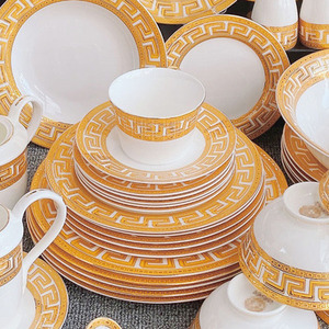 Service de table de luxe nordique doré, vaisselle en porcelaine fine européenne, coffret cadeau, vente chaude, ensemble marron de 58 pièces pour 6 personnes - Product Image 4