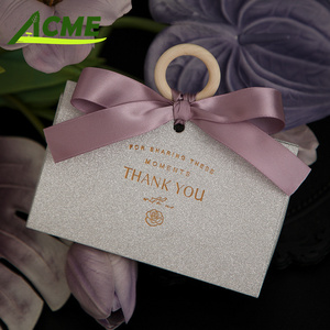 Boîte à dragées personnalisée avec logo estampé à chaud, petite boîte cadeau pour chocolats et bonbons, ruban, emballage pour mariage et fête, couleurs violet, vert, rouge - Product Image 1