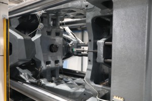 Máquina de moldeo por inyección de cajas de frutas de plástico biodegradable con ahorro de energía Highshine 650ton - Product Image 4