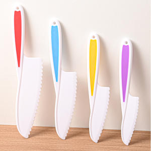 Juego de cuchillos de plástico Montessori para niños, 4 piezas, herramientas de cocina de juguete seguras para niños pequeños, juego de cocina, edad de 2 a 4 años, unisex - Product Image 1