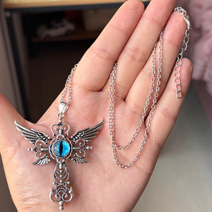 Collares con Colgante en Forma de Cruz con Alas de Demonio y Ojo de Diablo Azul Creativo para Hombres y Mujeres, Regalos de Joyería - Product Image 3