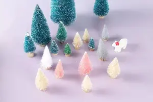 小さな白い杉のクリスマスツリーミニパインニードルクリスマスツリーウィンドウ卓上装飾