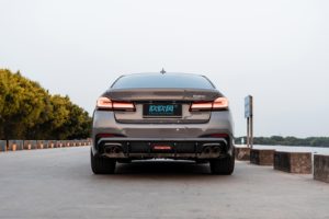 Difusor de Parachoques Trasero Inferior de Fibra de Carbono con Luz de Freno LED para BMW G30 G31 LCI M Sport <span class=keywords><strong>520i</strong></span> 530i 540i 540d 550i 2020-2023 - Product Image 3